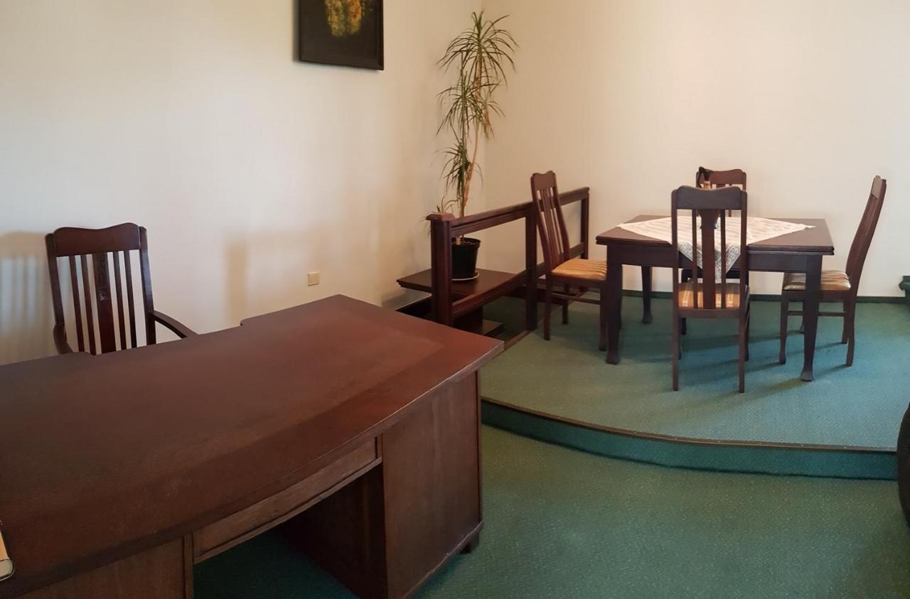 Hotel Alicja Lodz  Ngoại thất bức ảnh
