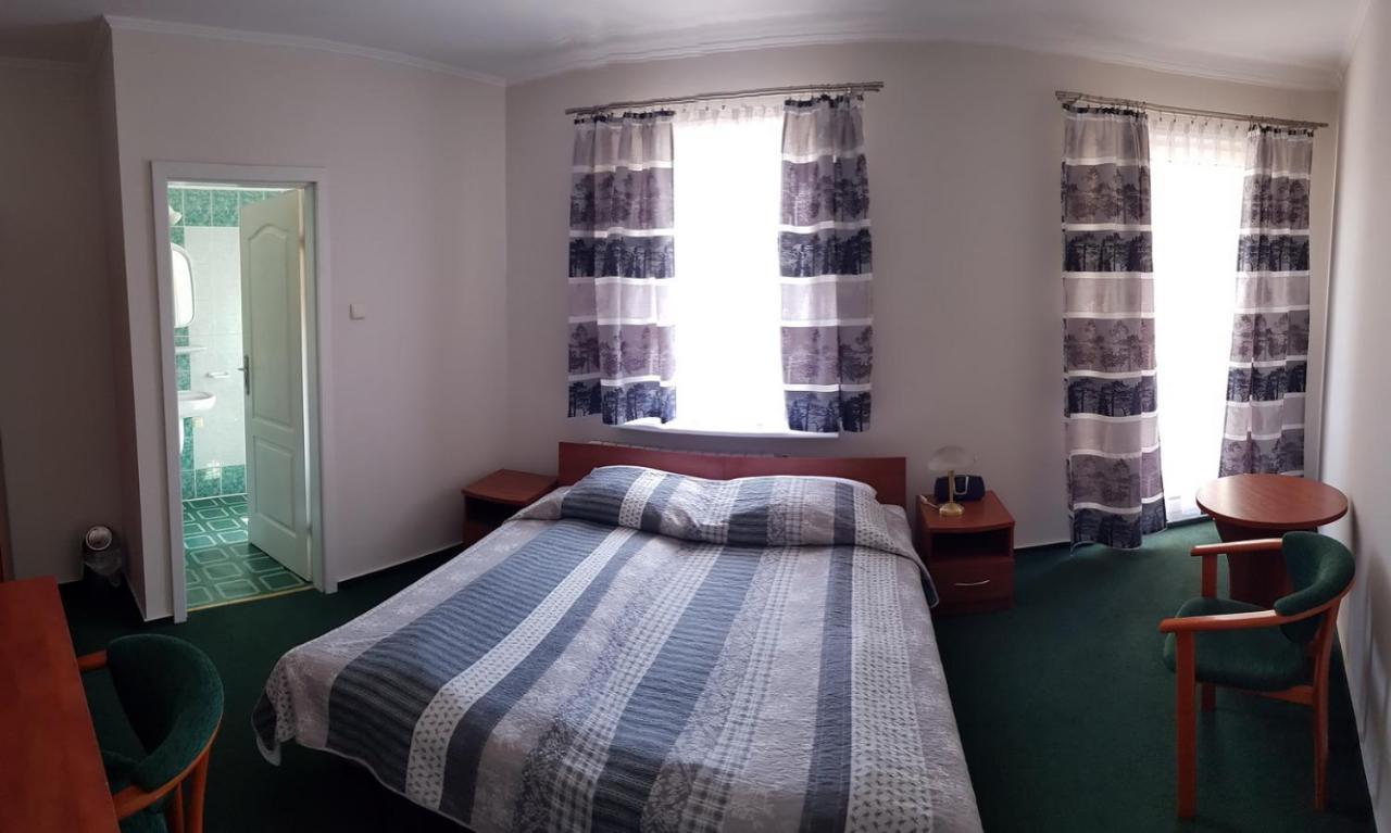 Hotel Alicja Lodz  Ngoại thất bức ảnh
